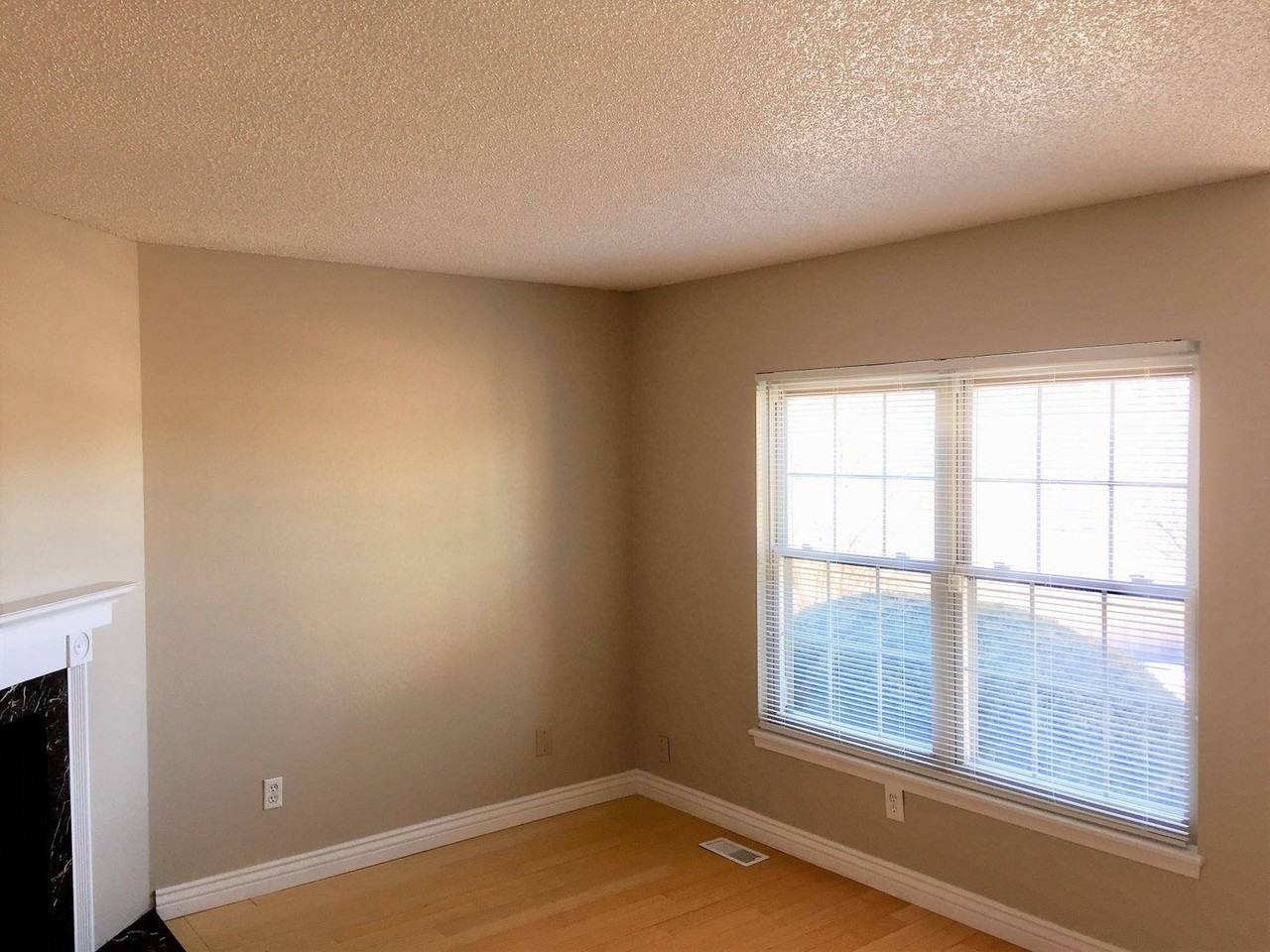 8084 Lexington Park Dr - Photo 4 of 19