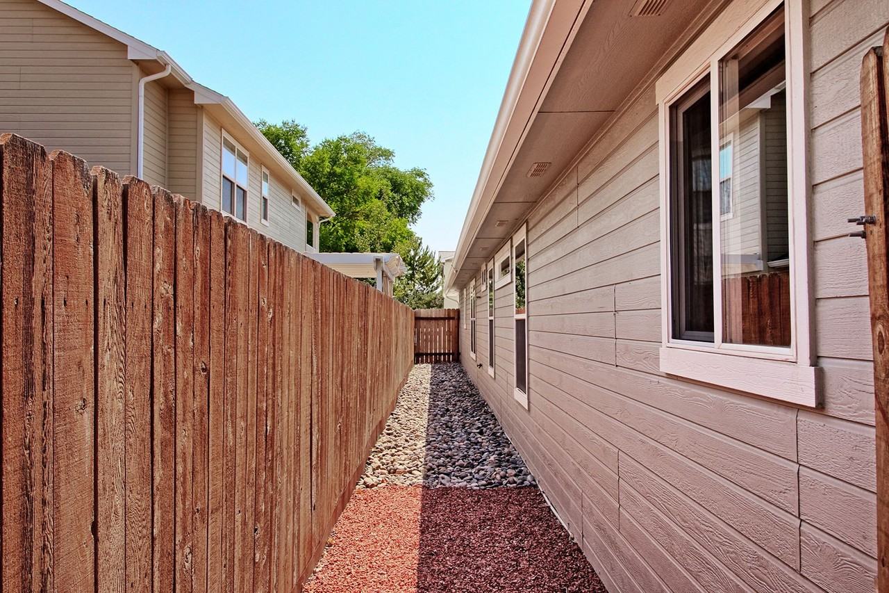 163 S Ash St - Photo 2 of 30