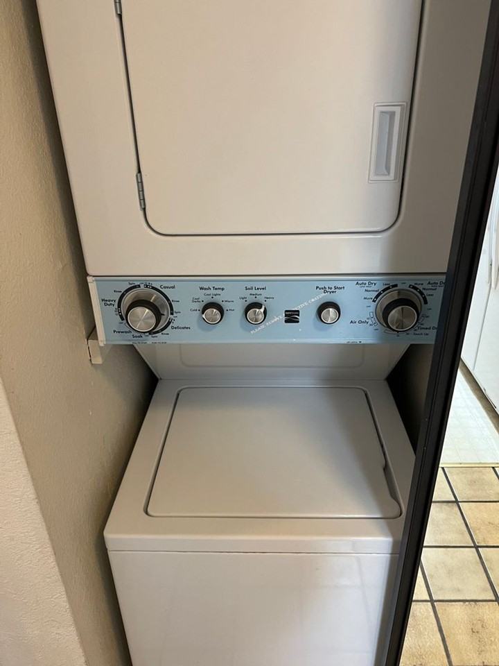 1400 Carpentier St #329 - Photo 6 of 10