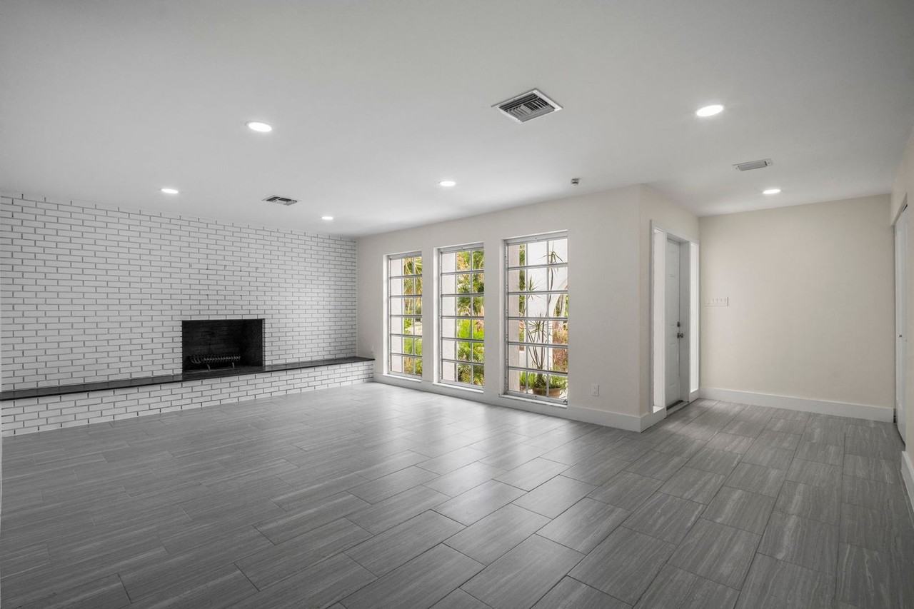 538 Fairway Ter - Photo 4 of 24