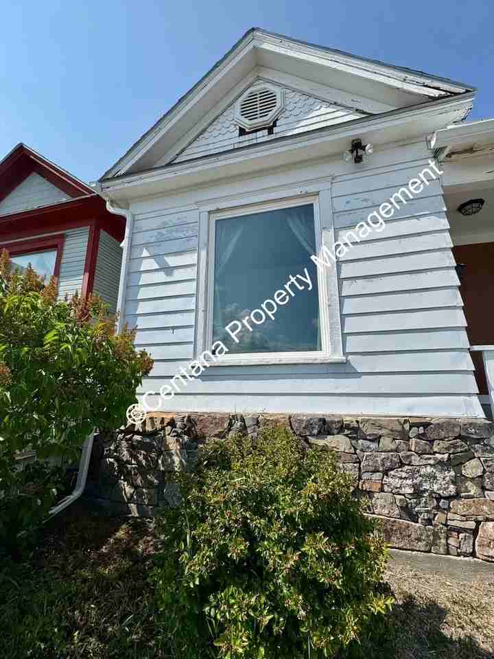 917 W Woolman St - Photo 3 of 33