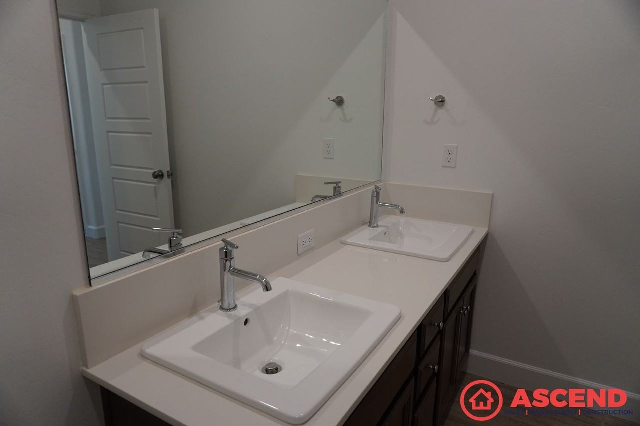 9313 Willow Terrace Dr - Photo 7 of 14