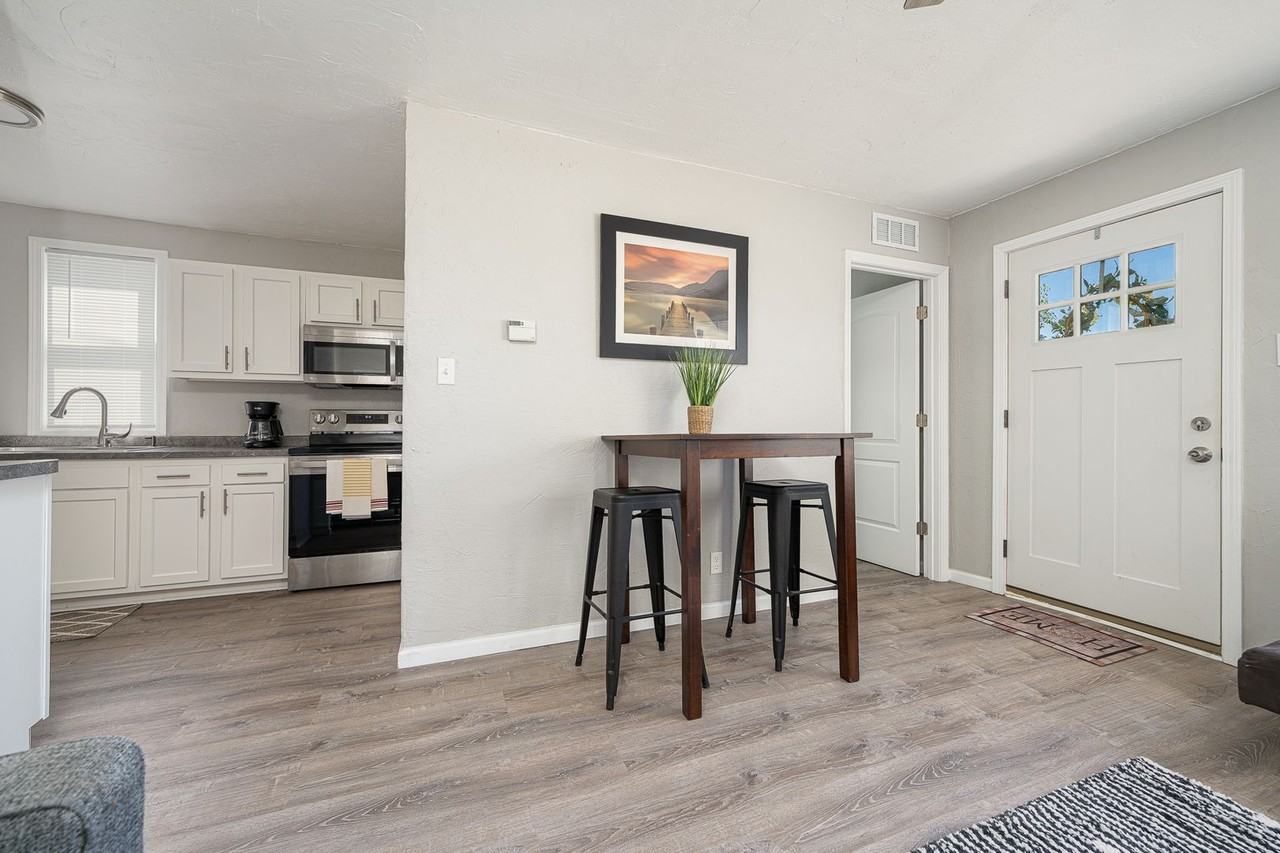 1310 Katherine St - Photo 4 of 11