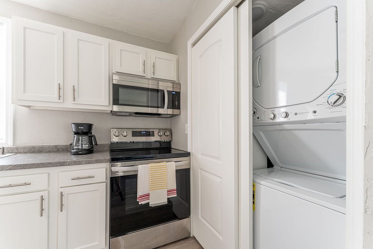 1310 Katherine St - Photo 6 of 11