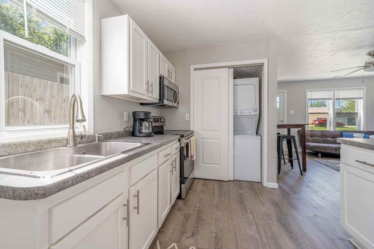 1310 Katherine St - Photo 7 of 11