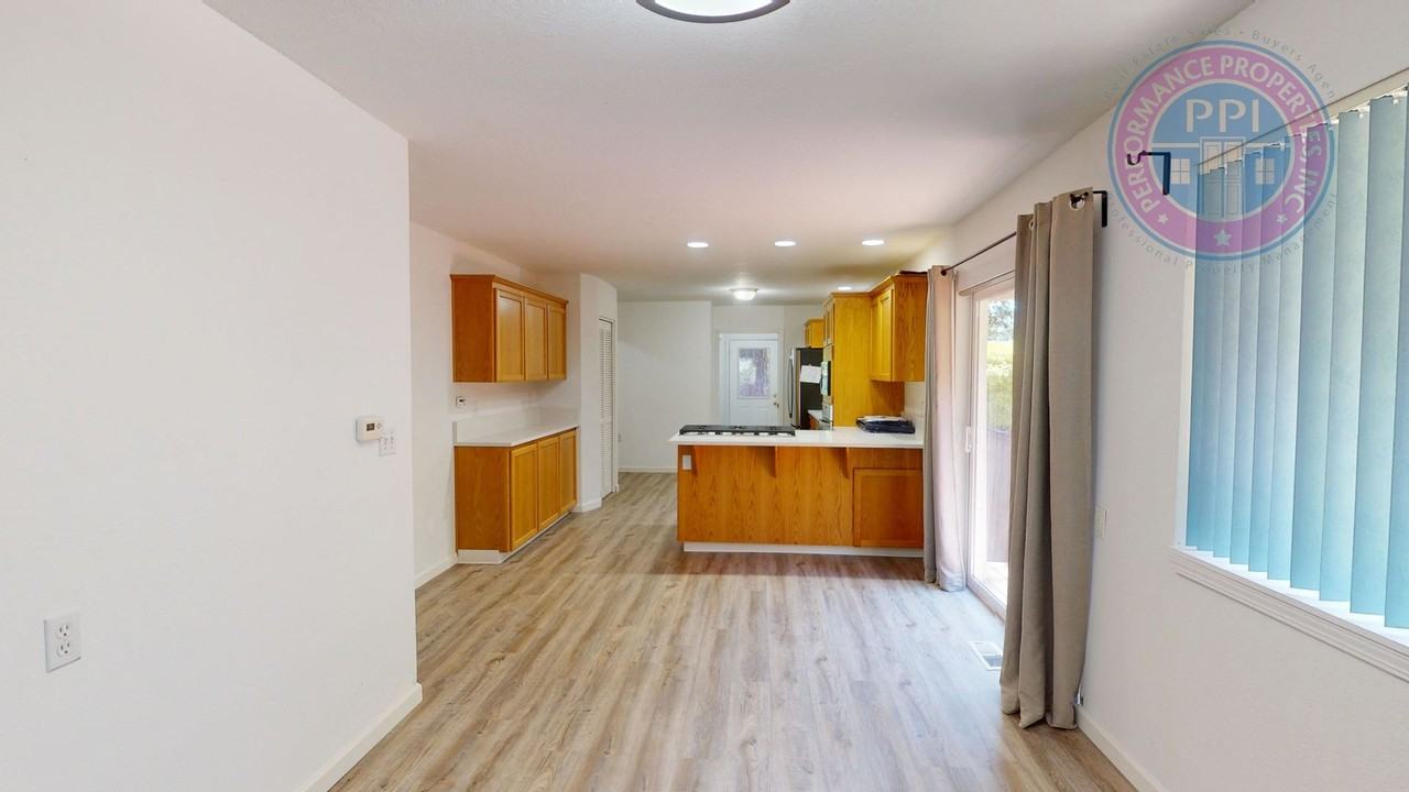 621 9th St - Photo 6 of 31