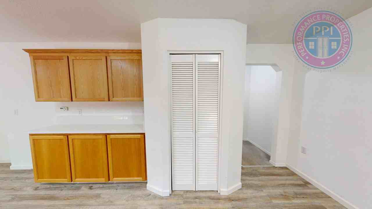 621 9th St - Photo 5 of 31