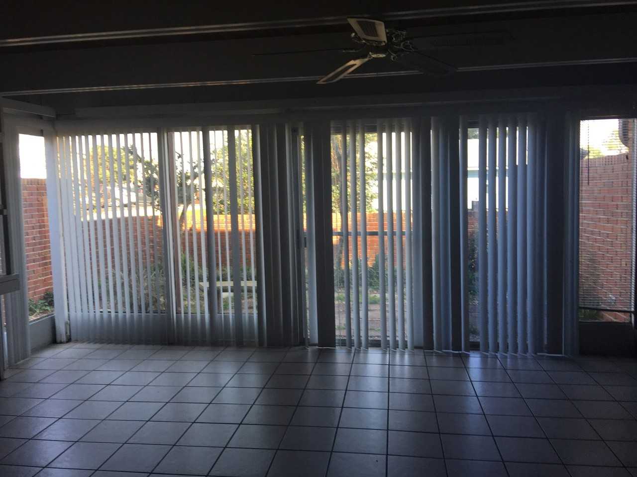 220 Belmont Rd - Photo 4 of 24