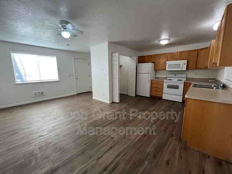 3550 Deloy Dr #1 - Photo 4 of 9