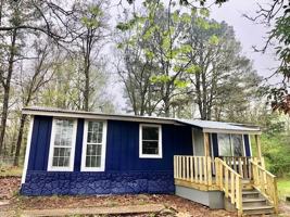 featured image of 121 County Road