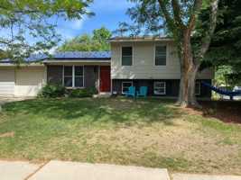 featured image of 395 Monarch St