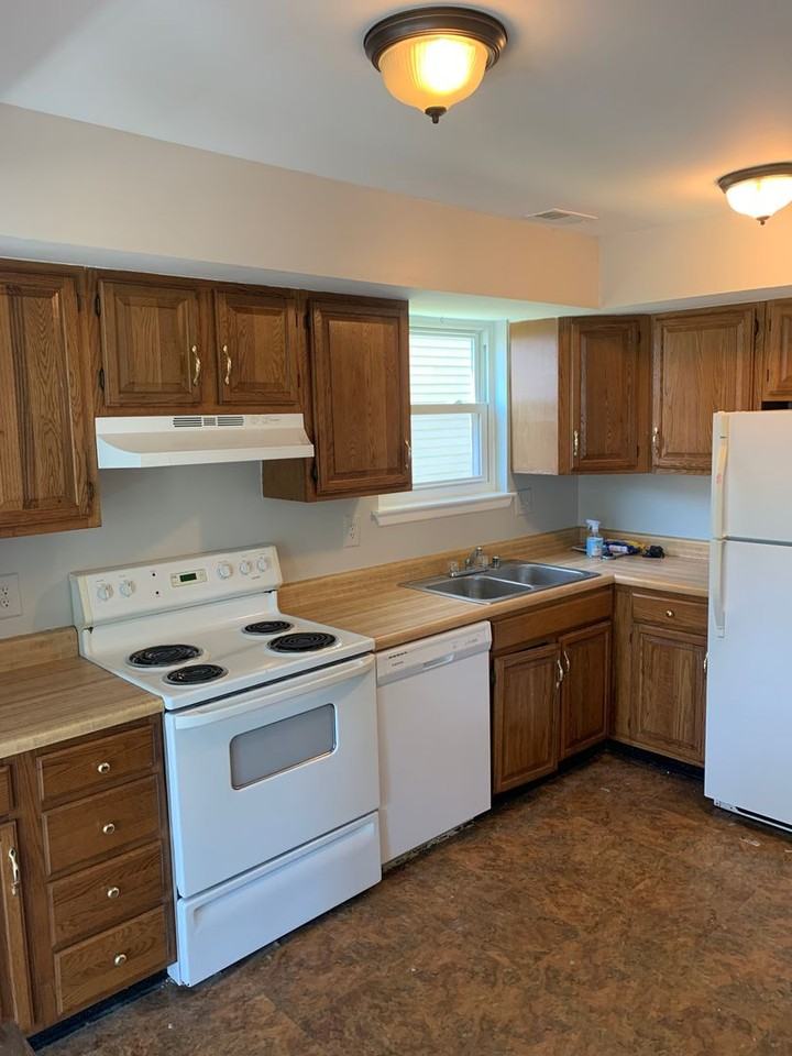 313 Winterberry Dr - Photo 2 of 11