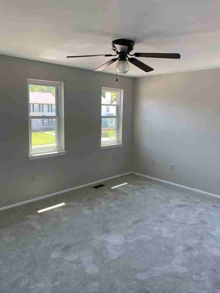 313 Winterberry Dr - Photo 4 of 11