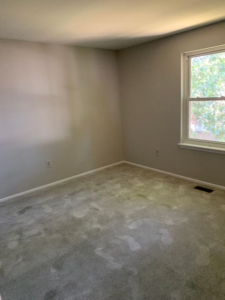 313 Winterberry Dr - Photo 7 of 11