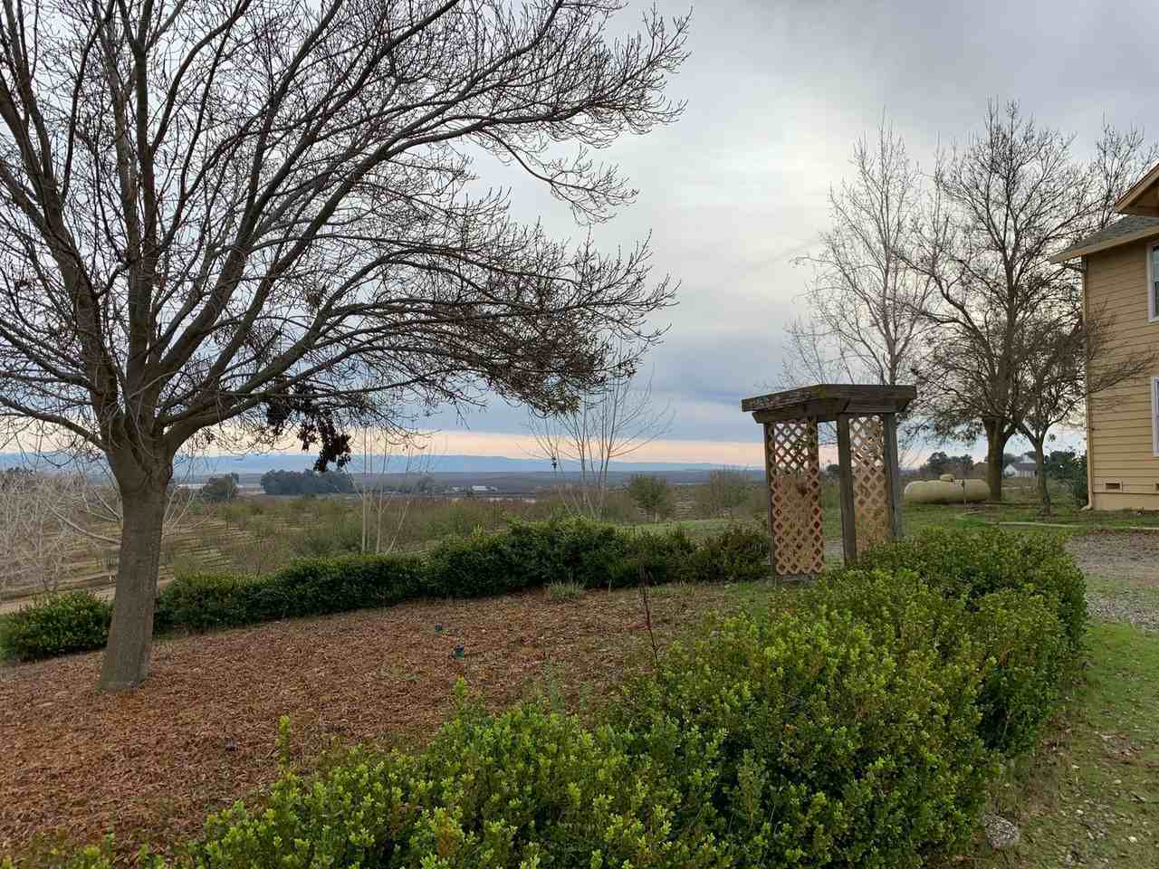 18624 Lake Rd - Photo 2 of 16