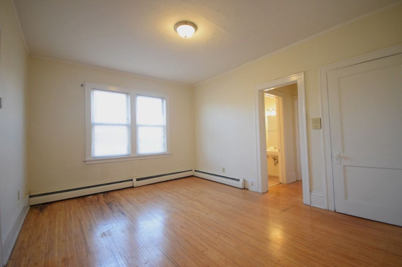 2121 Hennepin Ave S - Photo 6 of 15