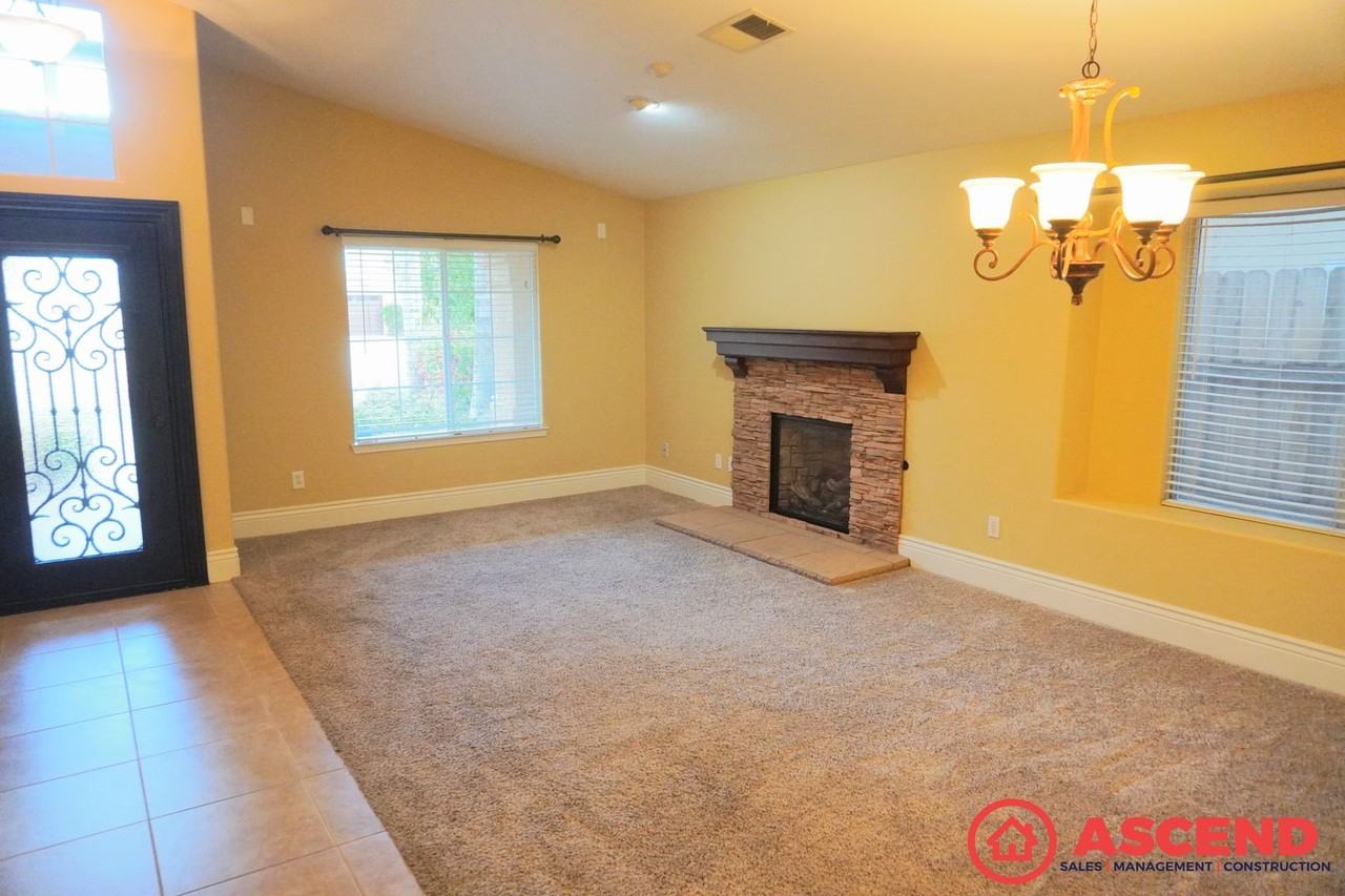 10405 Heather Valley Dr - Photo 3 of 14