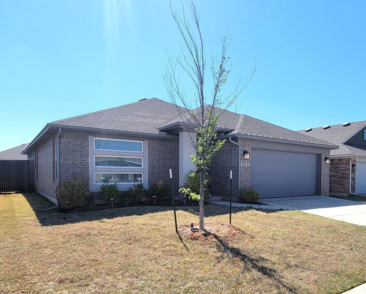 18641 Cantar Dr - Photo 2 of 21