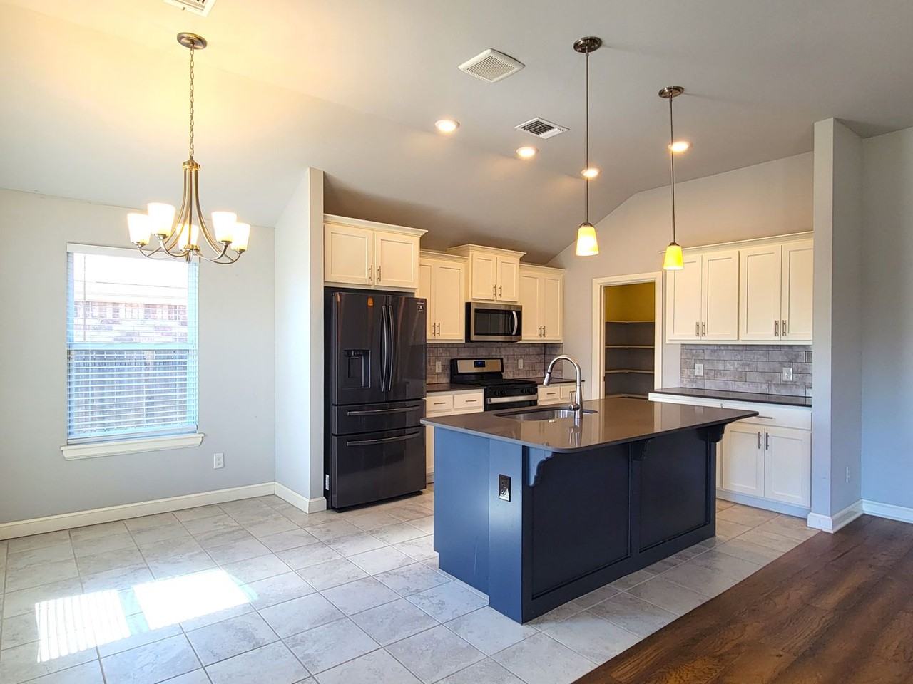 18641 Cantar Dr - Photo 6 of 21