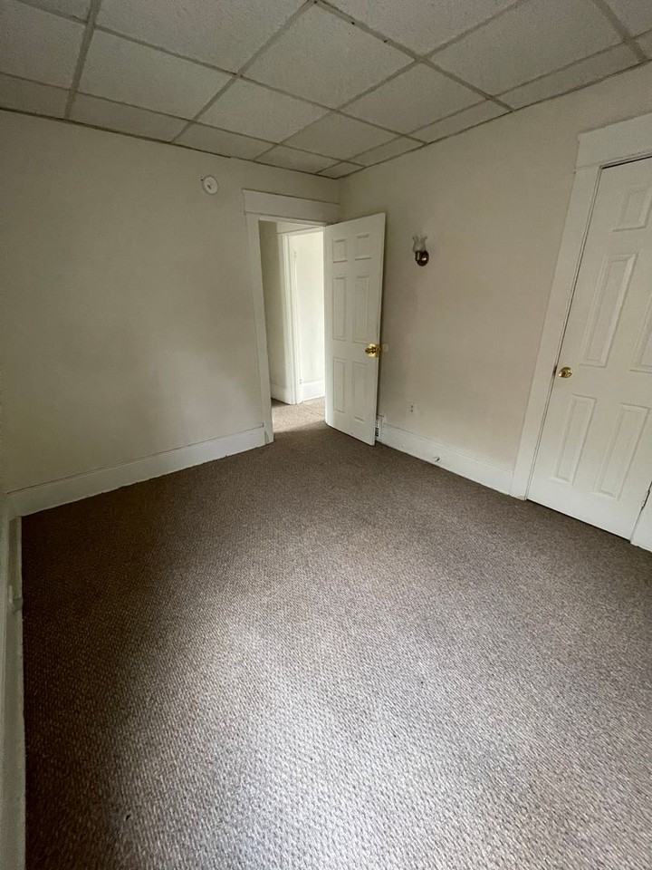 639 W 5th St - Photo 4 of 18