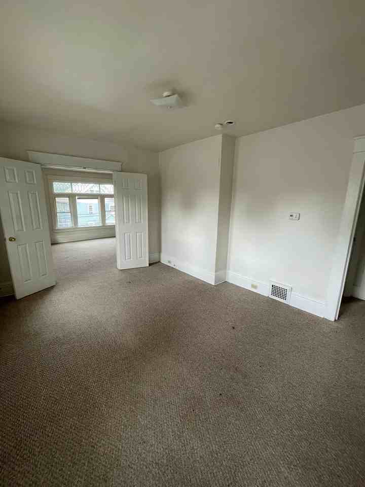 639 W 5th St - Photo 6 of 18