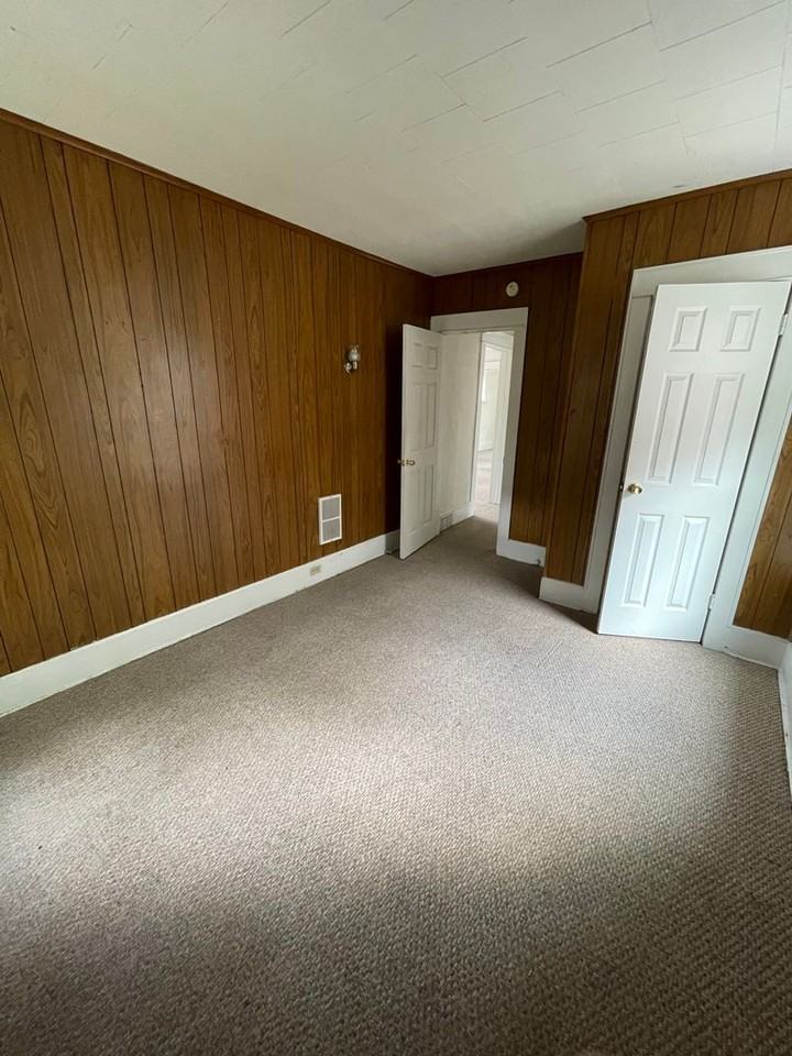 639 W 5th St - Photo 7 of 18