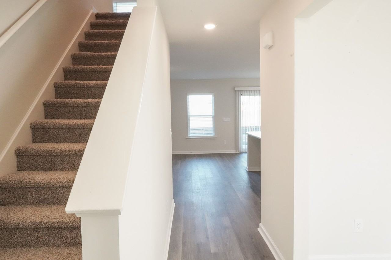 270 Cromer St - Photo 4 of 50