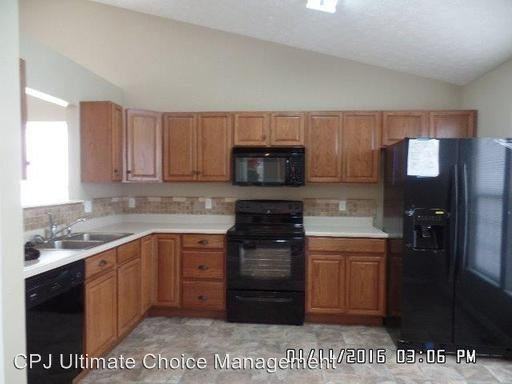 120 Marilyn Way - Photo 3 of 18