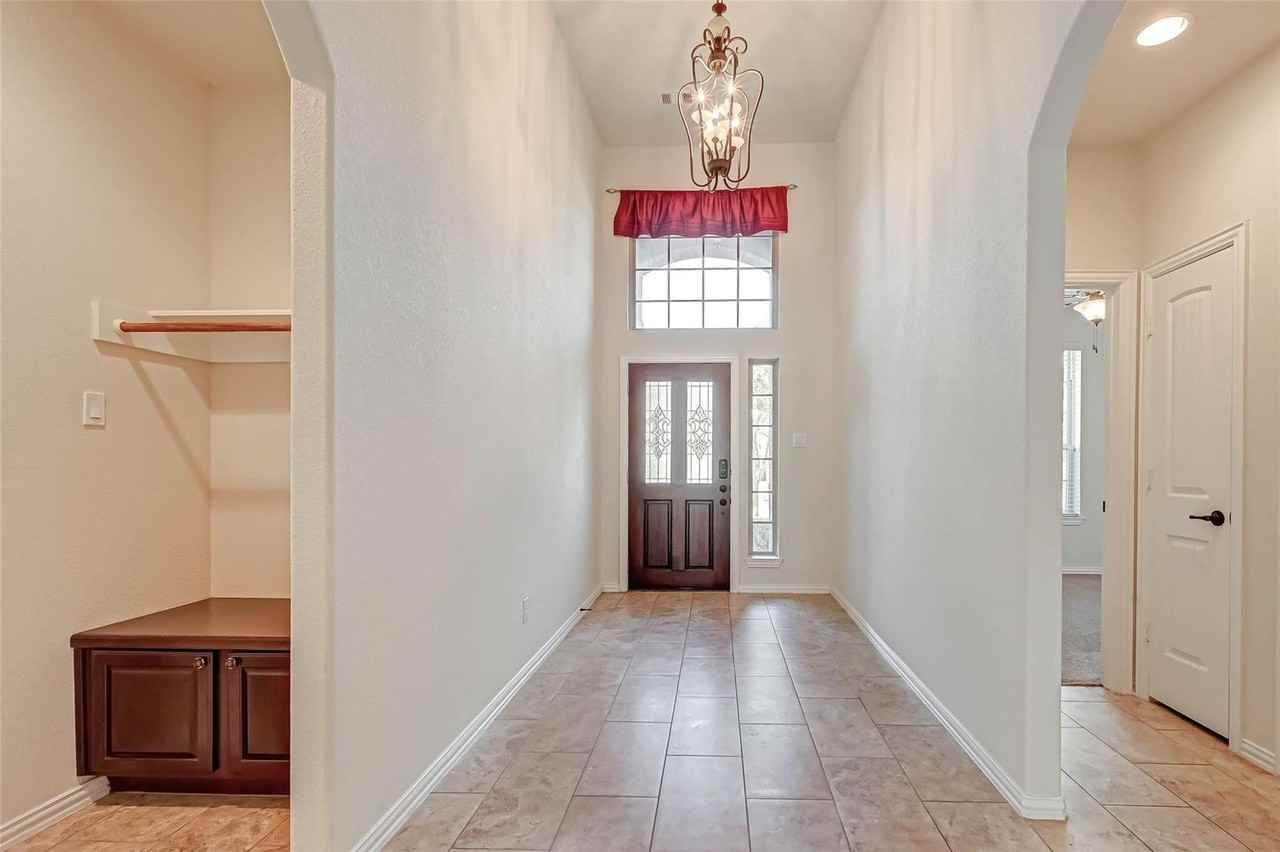 21219 Barrett Creek Ln - Photo 3 of 13