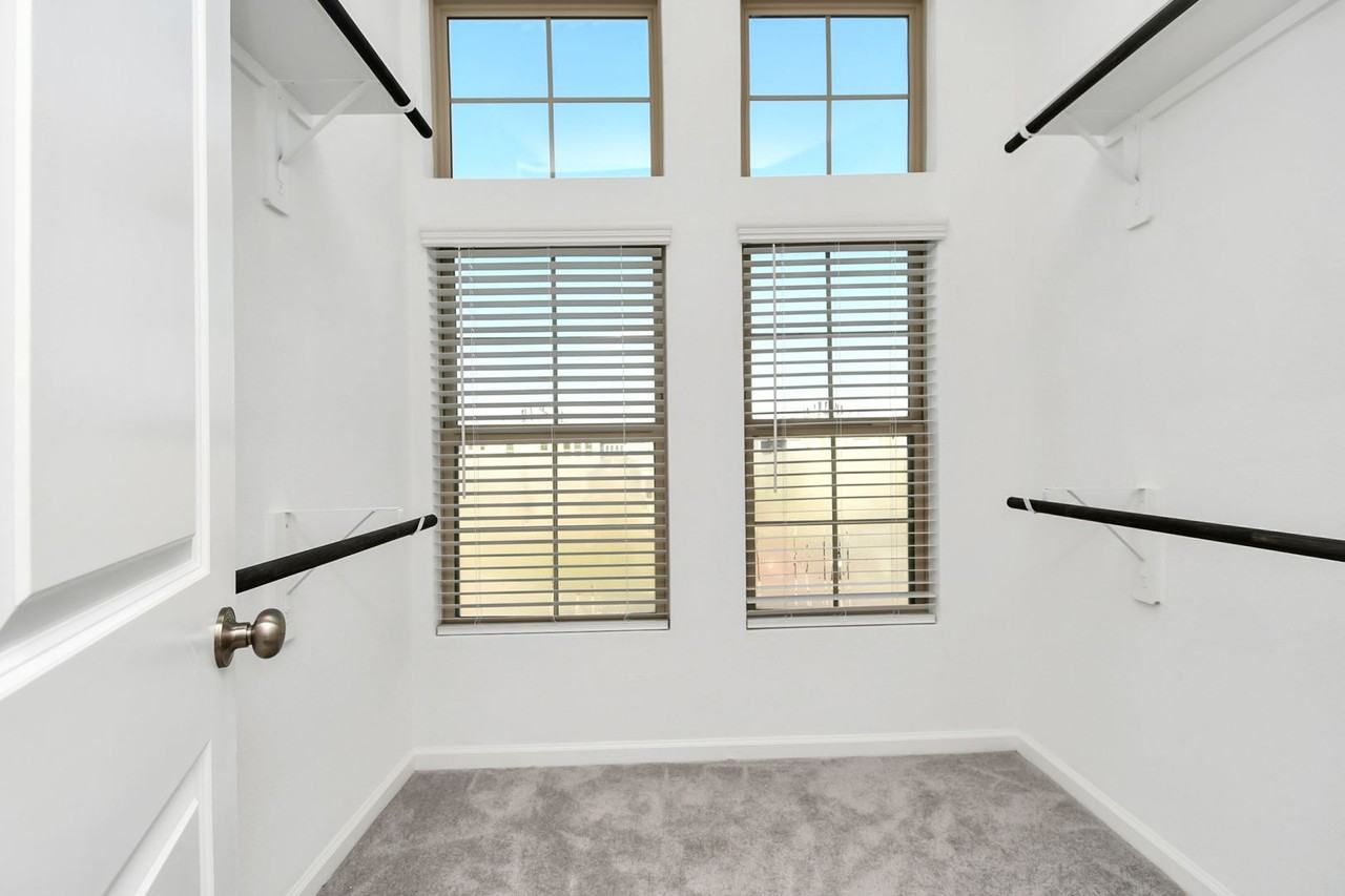 5535 Holly Haven Ct - Photo 2 of 39