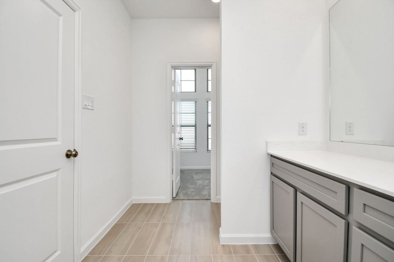 5535 Holly Haven Ct - Photo 3 of 39