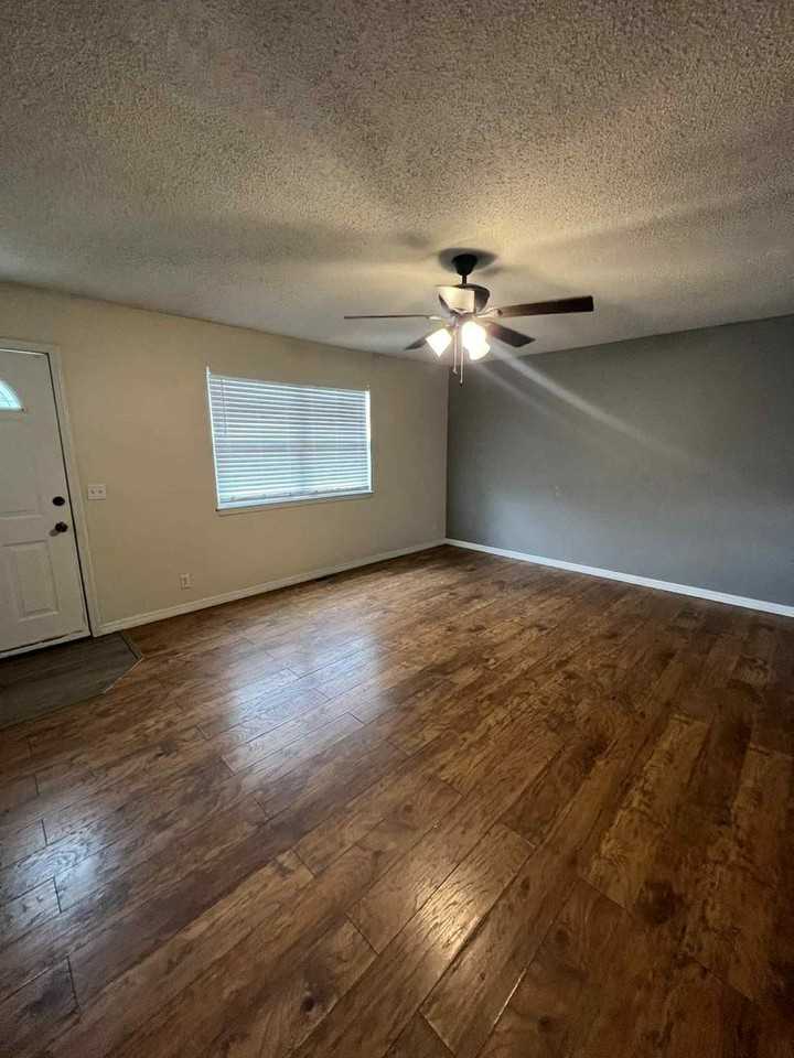 115 Bulger Dr - Photo 2 of 12