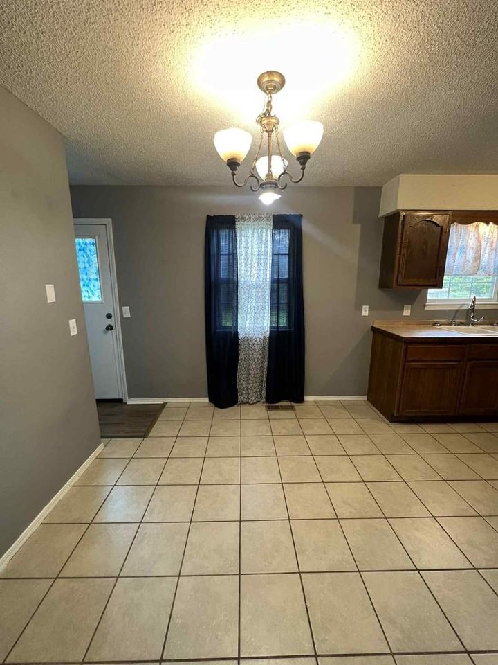 115 Bulger Dr - Photo 3 of 12