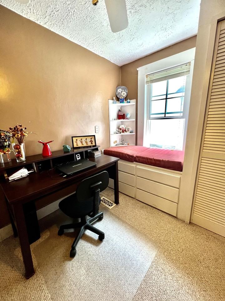 712 Madison Avenue - Photo 3 of 32