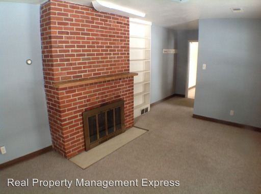 2512 S Summit Ave - Photo 3 of 7