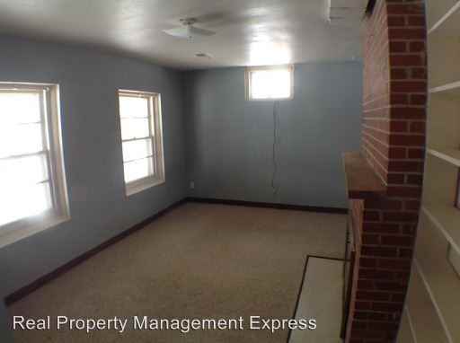 2512 S Summit Ave - Photo 2 of 7