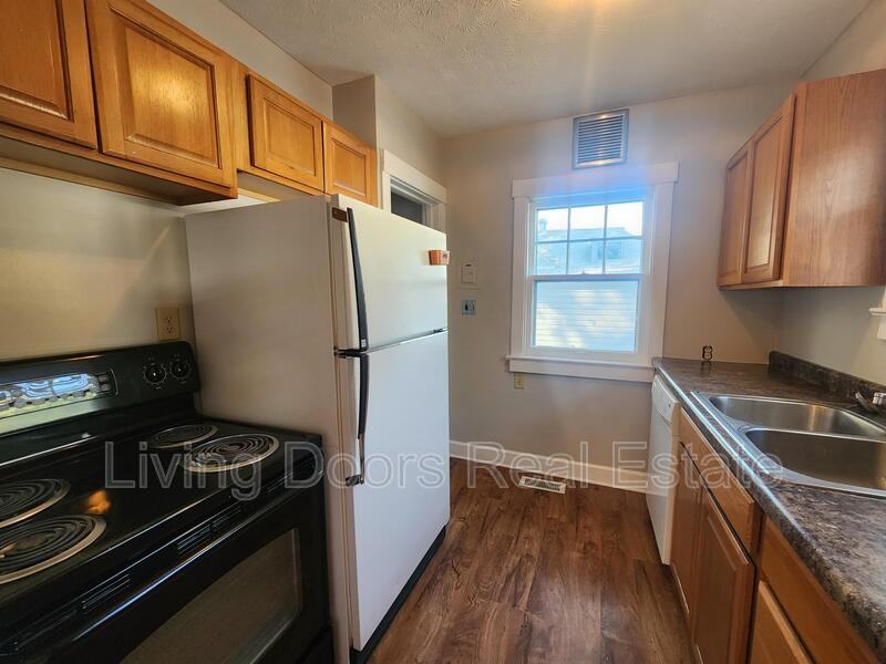 1548 S 25th St - Photo 2 of 15