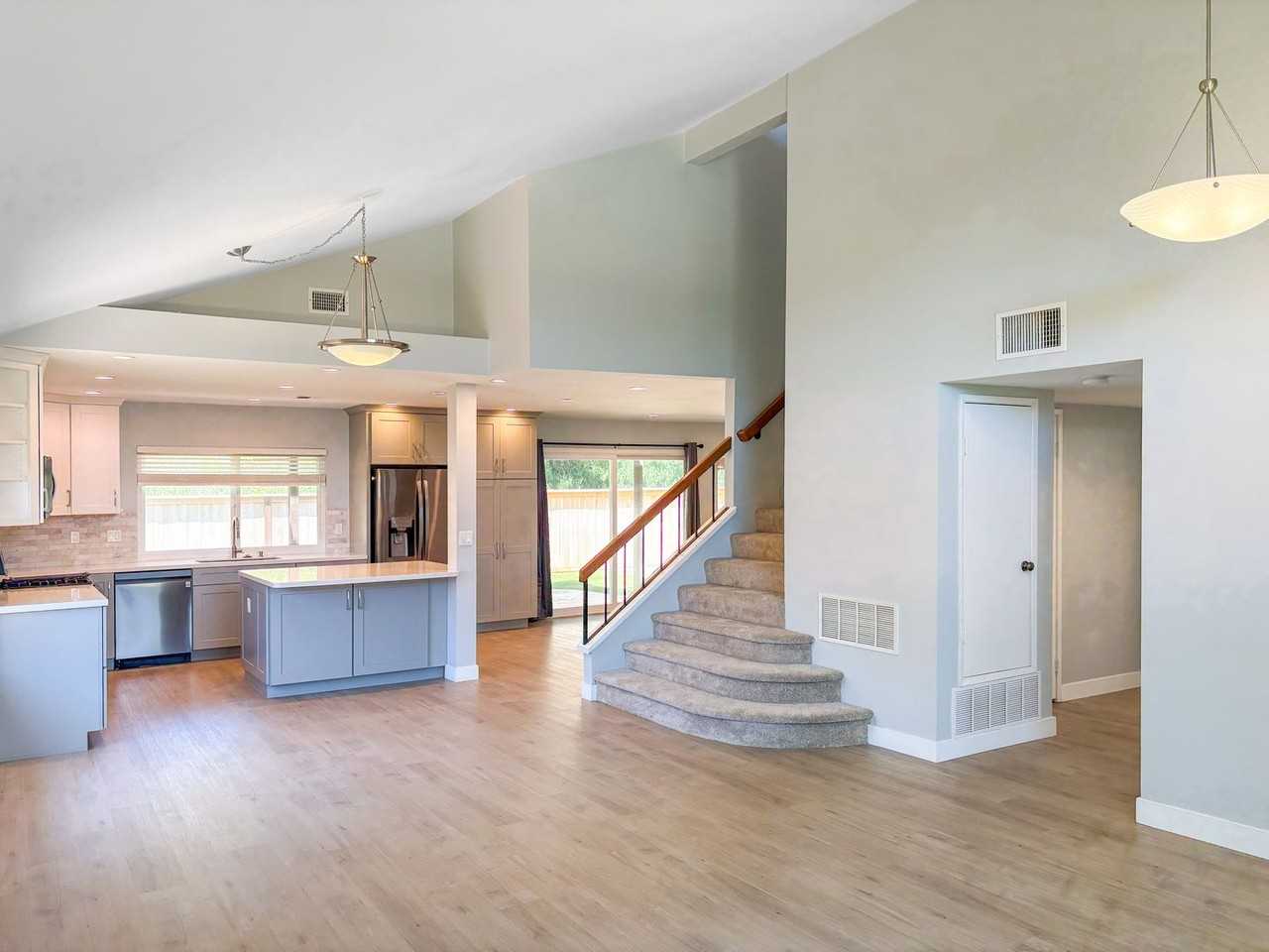 602 Wildflower Pl - Photo 2 of 22