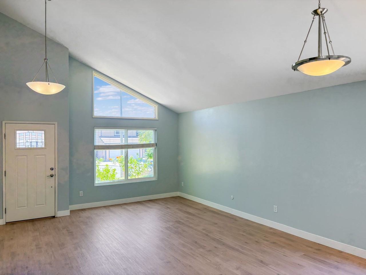 602 Wildflower Pl - Photo 3 of 22