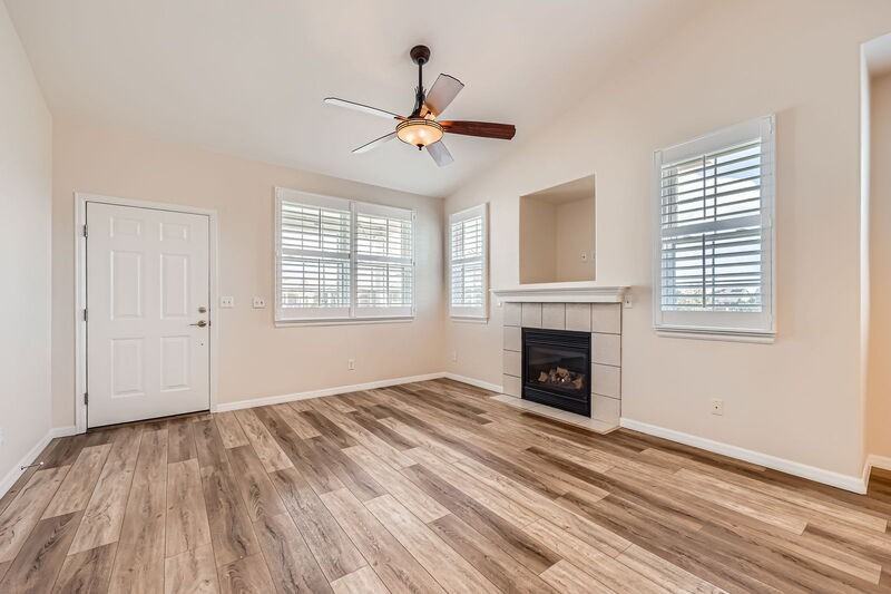 1335 Villa Grv - Photo 4 of 11