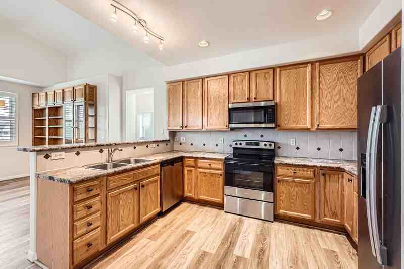 1335 Villa Grv - Photo 6 of 11