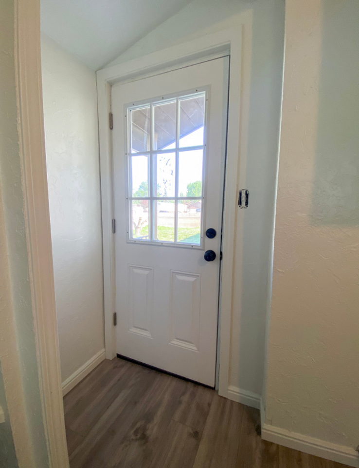 219 S 300 East St - Photo 2 of 25