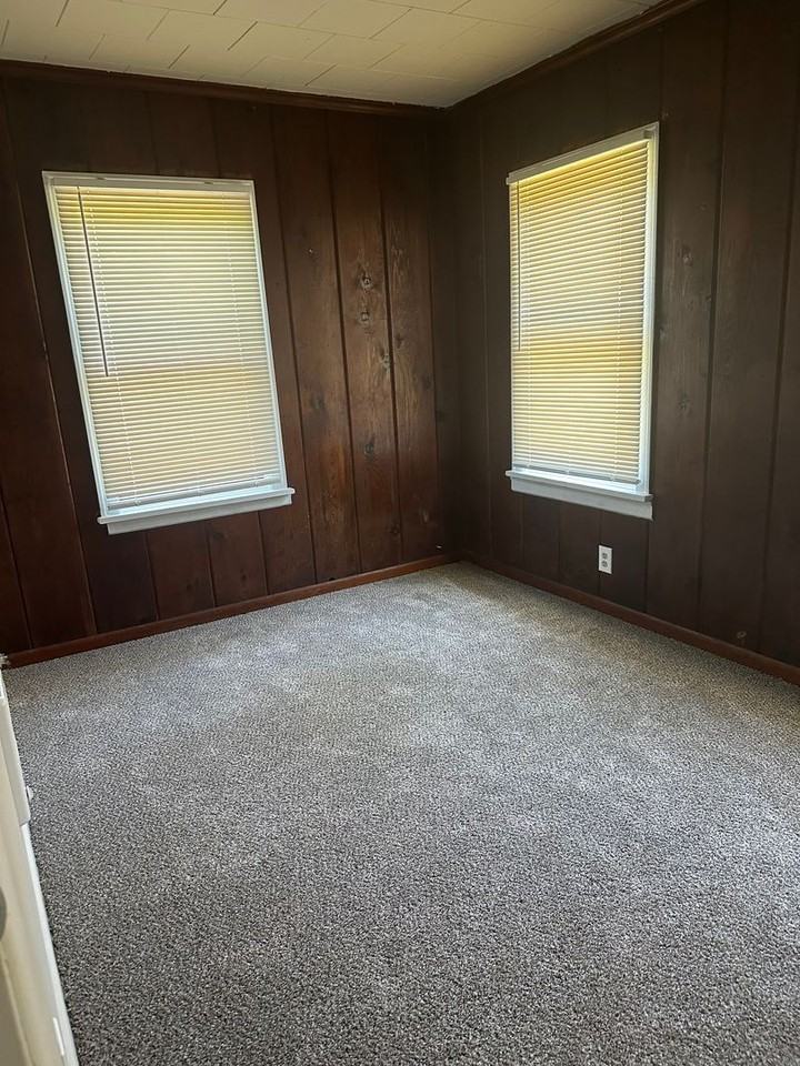 321 11th Ave - Photo 2 of 9