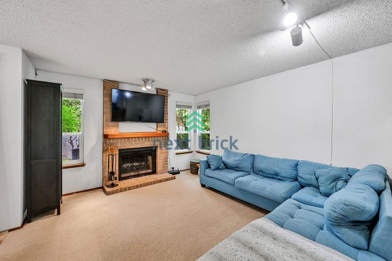 15918 Ne 40th Way - Photo 2 of 25