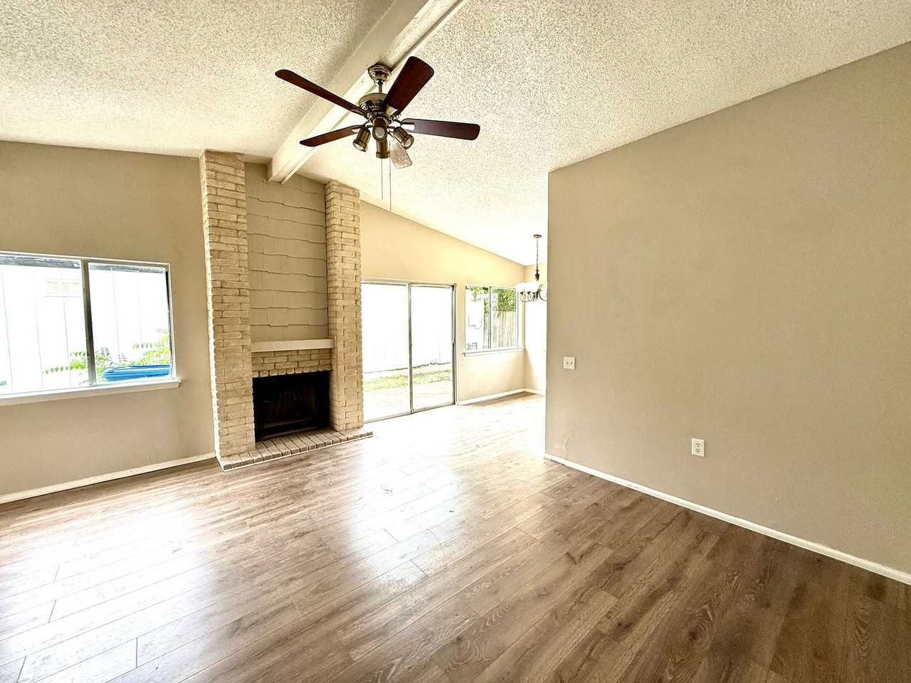 3547 Lake Tahoe - Photo 3 of 9