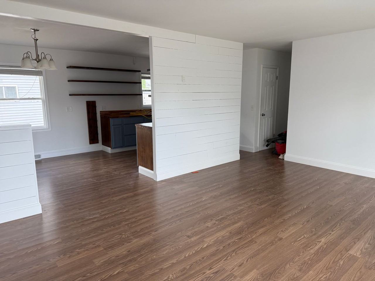 411 Maple Ave - Photo 3 of 24