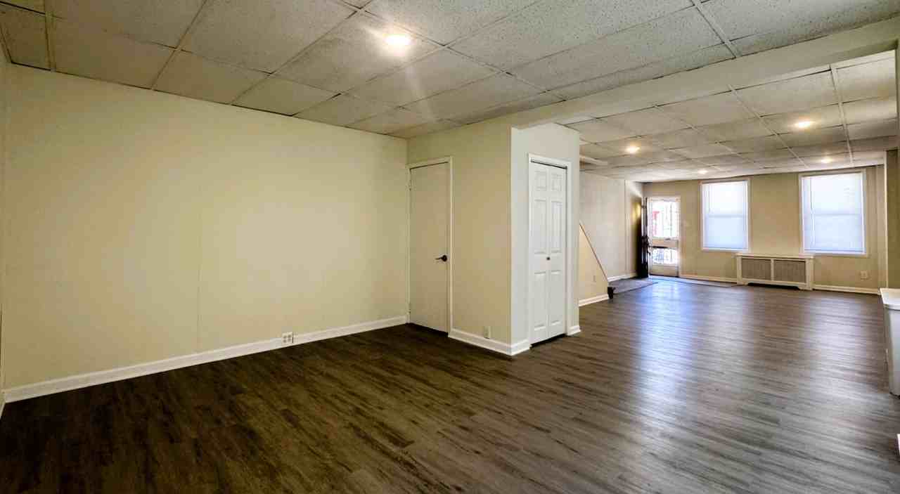 4619 E Stiles St - Photo 3 of 13