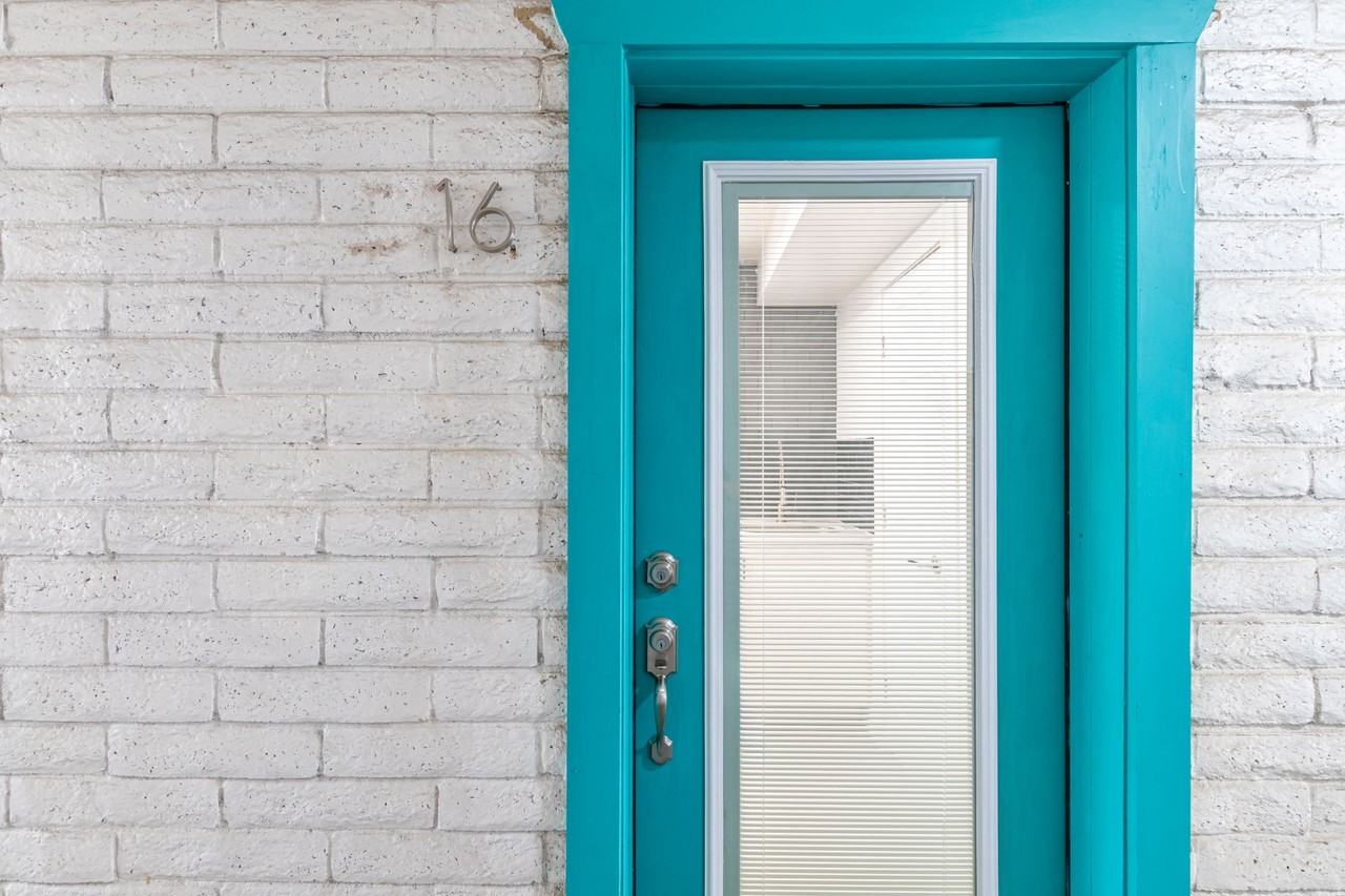 328 East Willetta Street - Photo 5 of 47