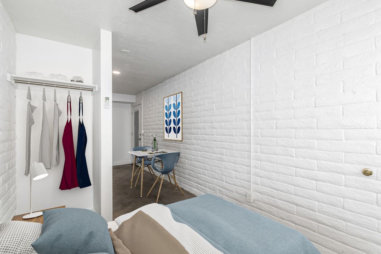 328 East Willetta Street - Photo 6 of 47