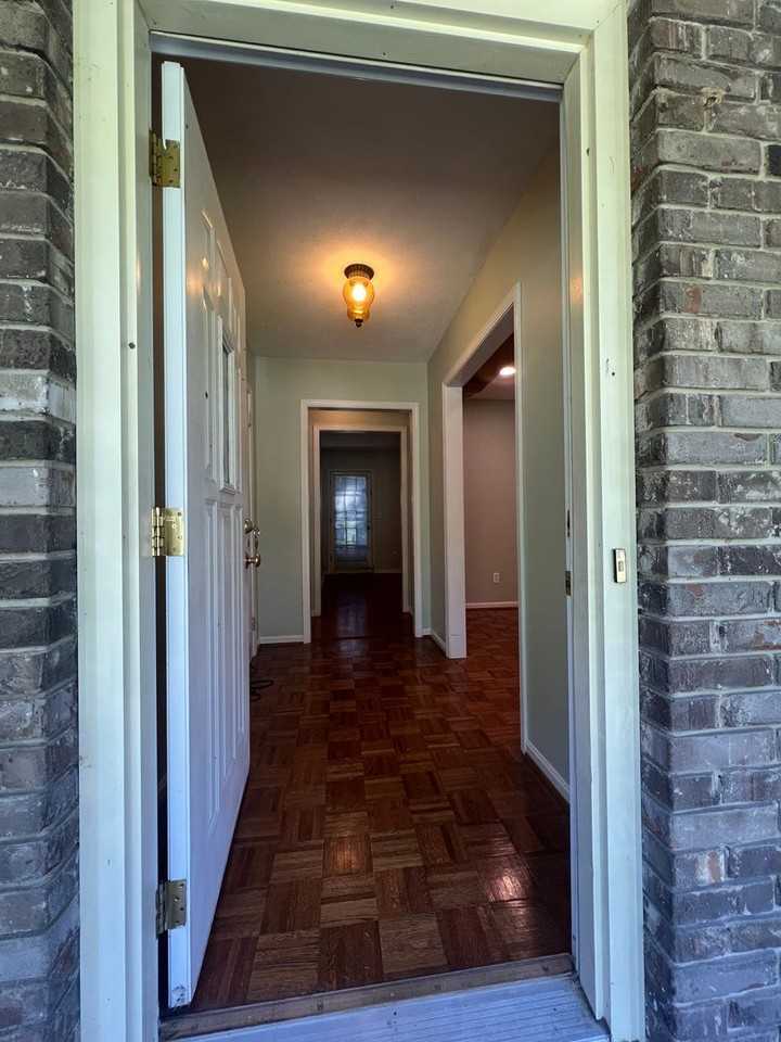 5704 Harborview Ln - Photo 4 of 45